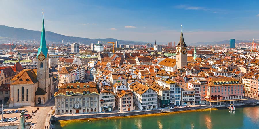 Arriving in Switzerland’s financial center, Zürich