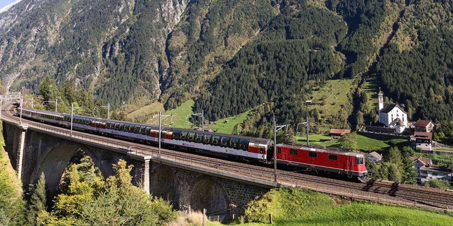 Gotthard Panorama Express