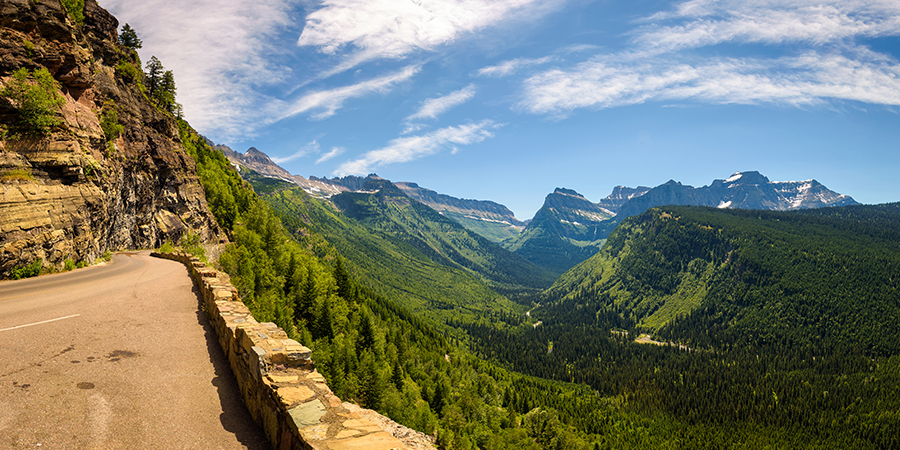 Going to the Sun Road with beautiful panoramic view of Logan Pass