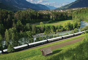 10 Luxury Train images
