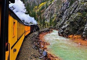 Top Trips to See Vibrant Autumn Colors