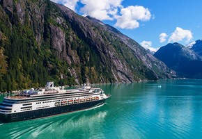 Sawyer Glacier in Tracy Arm Fjord