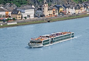 Top 5 Reasons Why A River Cruise in Europe is Better Than an Ocean Cruise