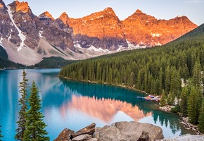 Sunrise Over Moraine Lake Banff National Park