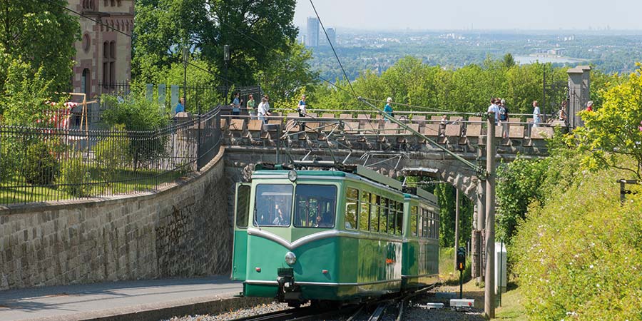 Travel on the Drachenfelsbahn