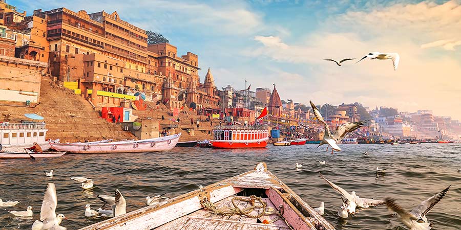 Cruise down the Ganges