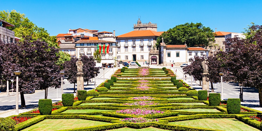 Uncover the treasures of Guimarães