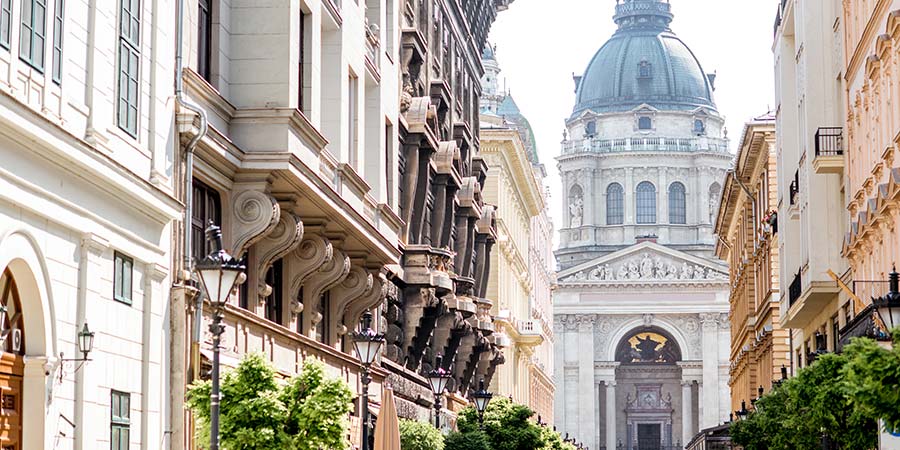 Experience the beauty of Budapest on a guided tour