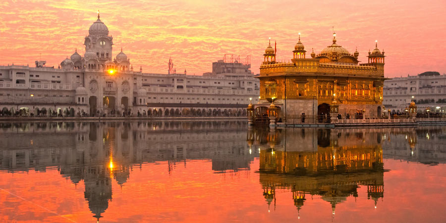 Visit the Golden Temple of Amritsar