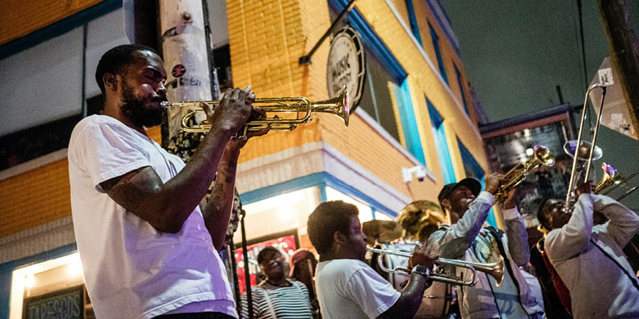Explore New Orleans’ vibrant French Quarter