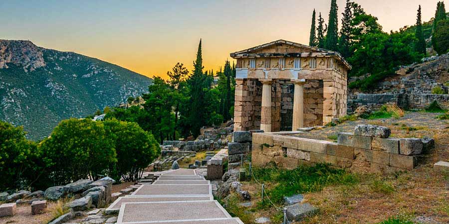Discovering Delphi, the “center of the world”