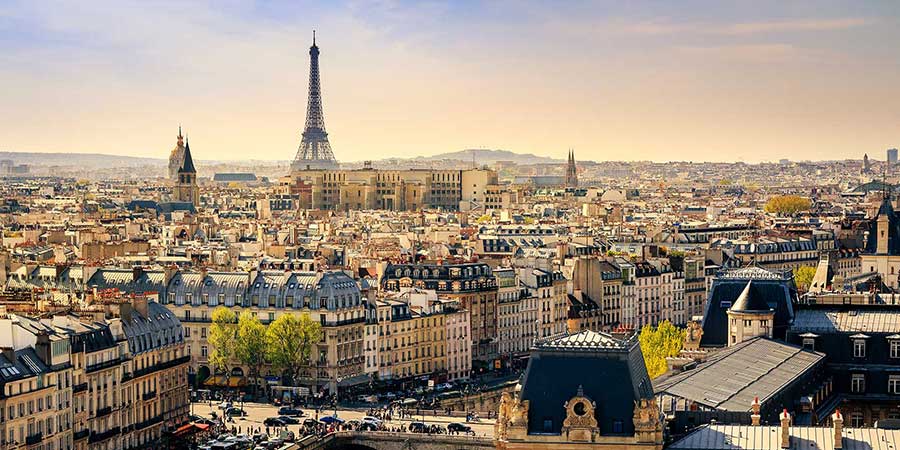 Viewing the iconic landmarks of Paris